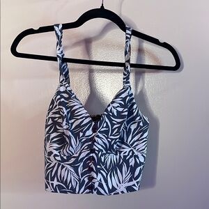 Blue Sleeveless Crop Tank Top with Fitted Style